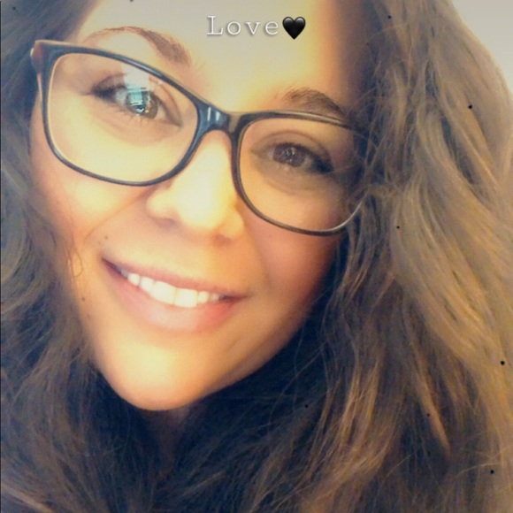 Meet your Posher, Amanda - Picture 1 of 1